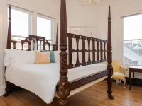 20 South Battery Hotels near Robert Lange Studios