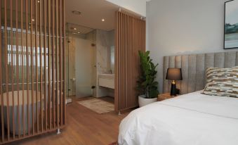 When Away - Luxury 2 Bedroom In Menlyn Maine 110m