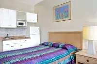 Knights Inn Hallandale Hotels near AquaShop