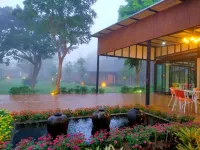 Akkara Resort&Villa 메라오 호텔