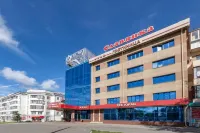 Slavyanka Hotels near Pamyatnik I. V. Kurchatovu