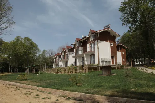 Yildiz Country Hotel - parkir