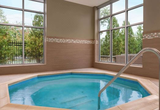 홈우드 스위트 바이 힐튼 샬롯츠빌 버지니아