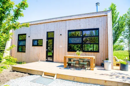 Waterlodge Goudule in Nes Отели в г. Grouw