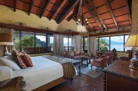 Hotel Atitlán - parking