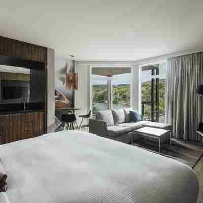 Entourage Sur-Le-Lac Rooms