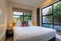 Tasman Holiday Parks - Coromandel - balcon
