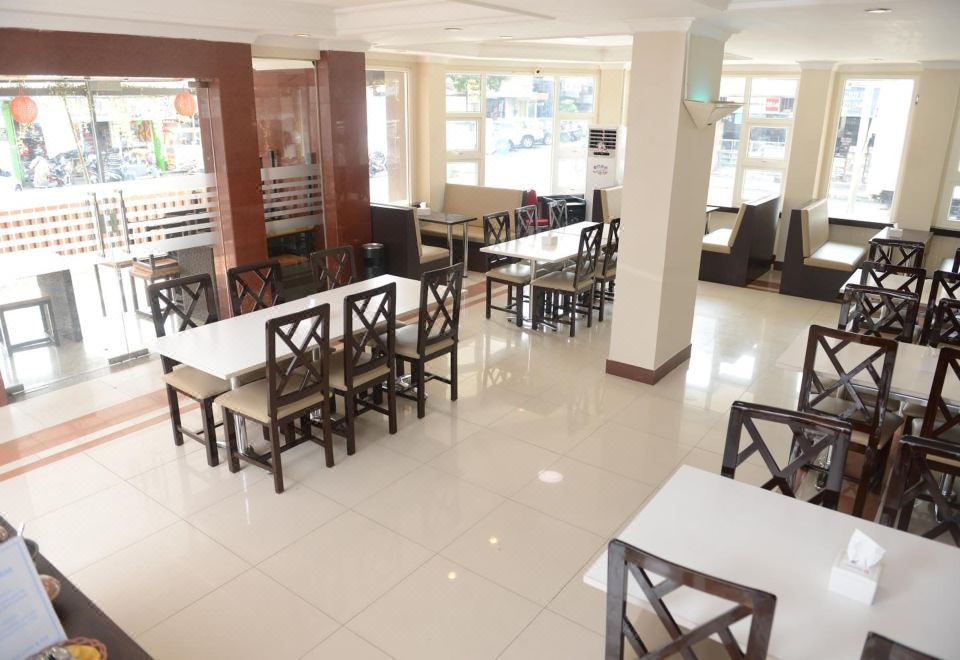 호텔 88 젬베르의 조식 뷔페 모습