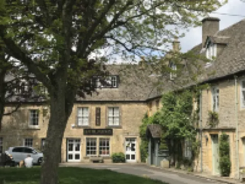 Lucy's Tearoom Hotels in 