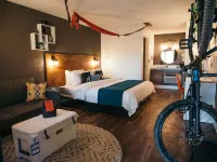 LOGE Camps Bend Hotels in Sunriver