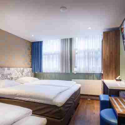 The Old Nickel Hotel Rooms