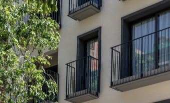 Limehome Barcelona Plaça Pirineus