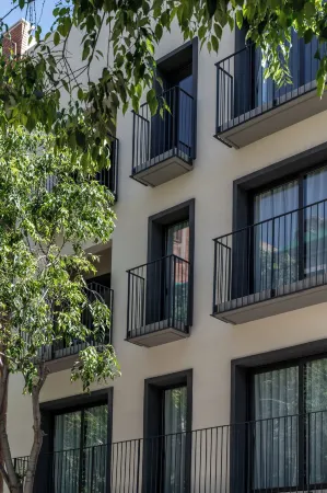 Limehome Barcelona Plaça Pirineus