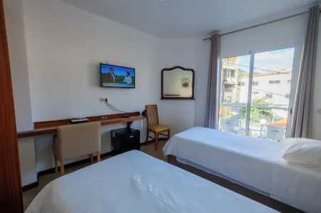 Residencial Familia Отели в г. Machico