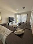Cozy Holiday and Business Home