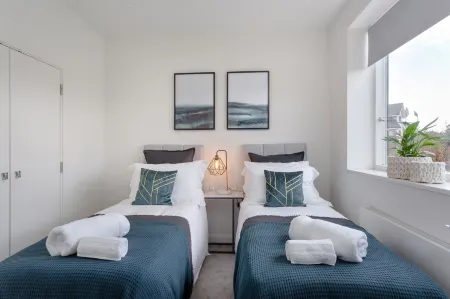 Luxury Serviced Apartments Stevenage, Hertfordshire Отели рядом со станцией Stevenage Railway Station