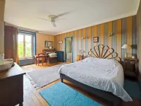VILLA RHÔNA: Location vacances, Chambres d'hôtes, Maison Gîte Grande Capacité avec piscine sauna, accueil velo 26 DRÔME Hôtels à : Saint-Rambert-d'Albon