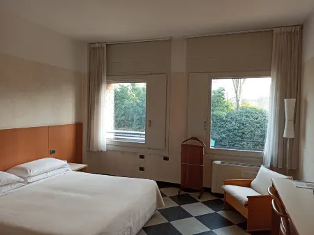 Residence Hotel Siloe Отели рядом с достопримечательностью «Monumento Ai Carabinieri»