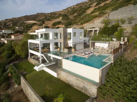 Lady Sea 6 Bedroom Villa with Heated Pool & Private Beach Access Отели рядом с достопримечательностью «Senses Club»