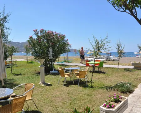 Dikelya Otel 3 yıldız katogorisinde bir oteldir Dikili otelleri