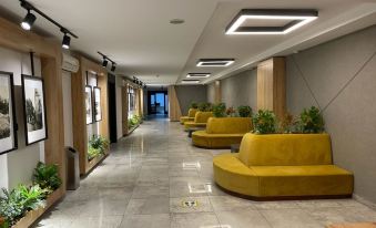 Focus Park SUIT Hotel