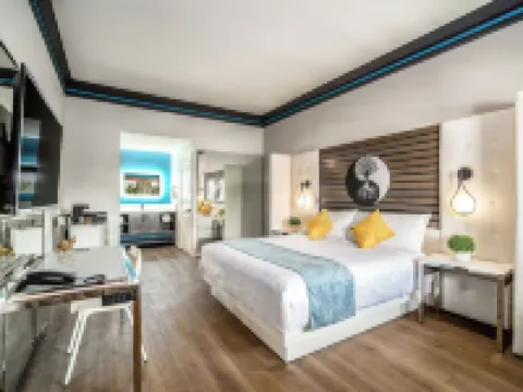 Aspire Inn Studios & Spas Hotels in Bellflower