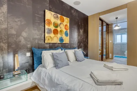 Superb Seafront Family Apartment