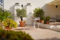 Numa Seville Alegre Hotels near Restaurante Las Lapas