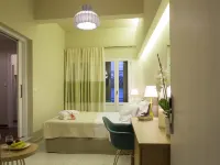 Athena Hotel - Parvekkeita