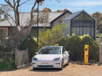The Old Chaff Mill Organic Vineyard Retreat - parking