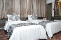 North Edge Inn - Parking
