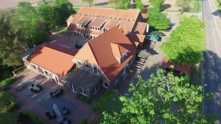 Bikerhotel Zur Schanze Отели в г. Апен