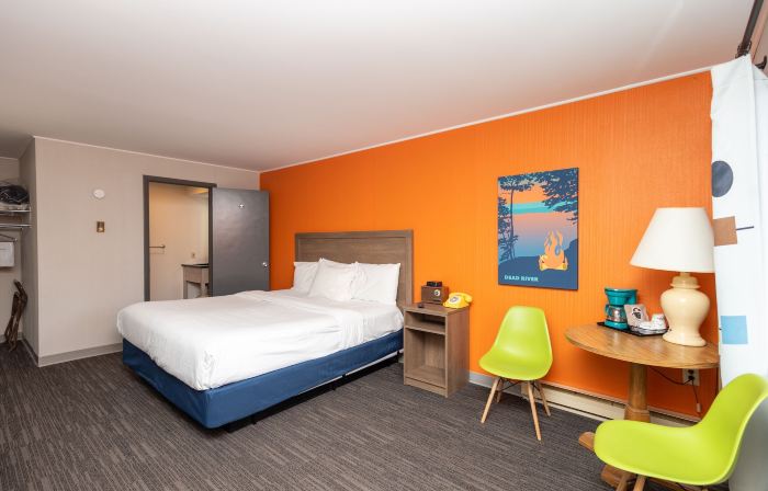 Cedar Motor Inn