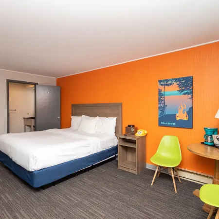 Cedar Motor Inn