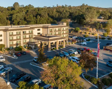 Yosemite Southgate Hotel & Suites Hotels in Oakhurst