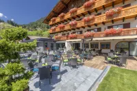 Hotel Kronhof Hotel di St. Leonhard in Passeier