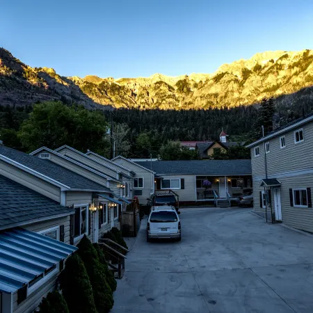 Abram Inn & Suites