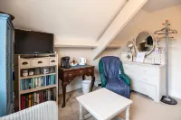 Turks Hall Hotels near Hauser & Wirth Somerset