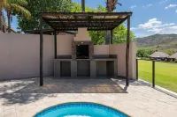 Hazyview Cabanas - Hot Tub