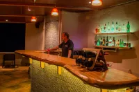 The Inn at Palo Alto - bar