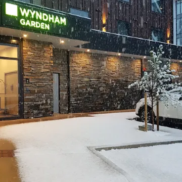 Wyndham Garden Remarkables Park Queenstown Отели рядом с достопримечательностью «Пивоварня Altitude Brewing»