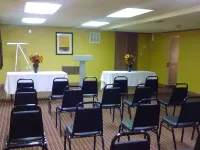 Days Inn by Wyndham Cleveland Lakewood Hotels in Lakewood