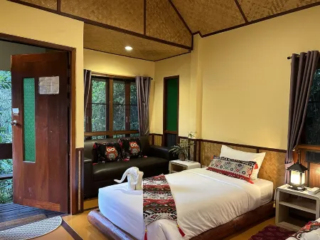 Pura Vida Pai Resort