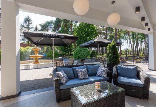 Hotel Jen Manila Over view