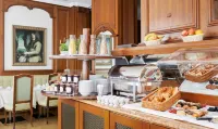 Living Hotel Berlin Mitte - breakfast