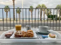 Hôtel Bel Azur Six-Fours-Les-Plages Hotel a Six-Fours-les-Plages