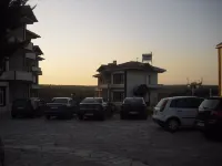 Hamsilos Apart Hotel - parkir