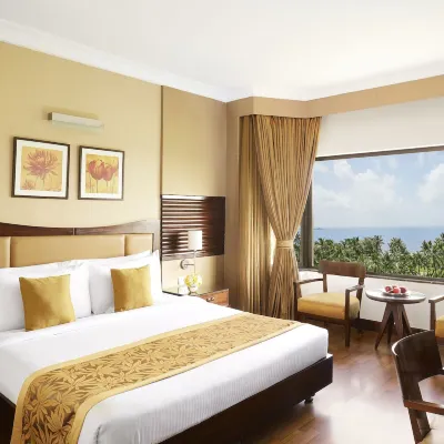 The Retreat Hotel & Convention Centre Отели рядом с достопримечательностью «Пляж Акса»