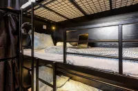 Bee Hostel Hotels in 