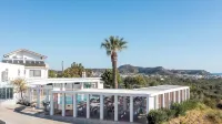 Hillside Studios & Apartments - Airport Shuttle